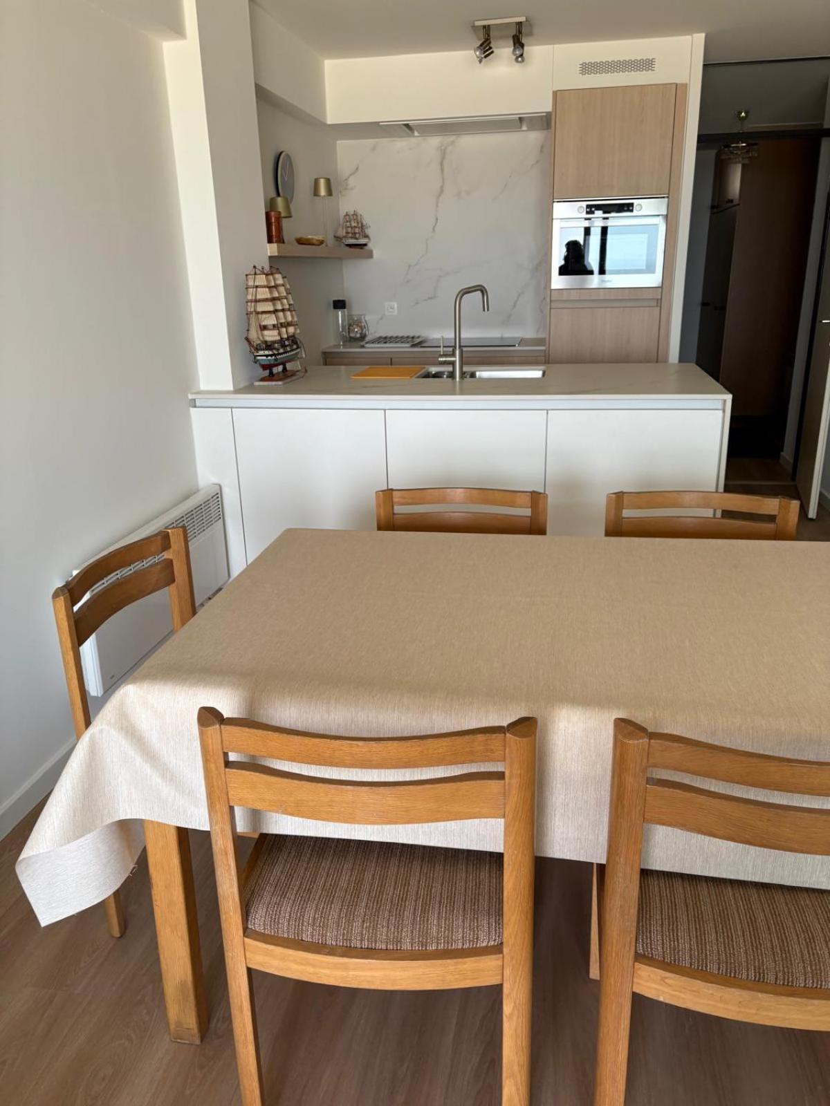 Seagull, Ruim En Volledig Vernieuwd Appartement Met Zeezicht In Westende 米德尔克尔克 外观 照片