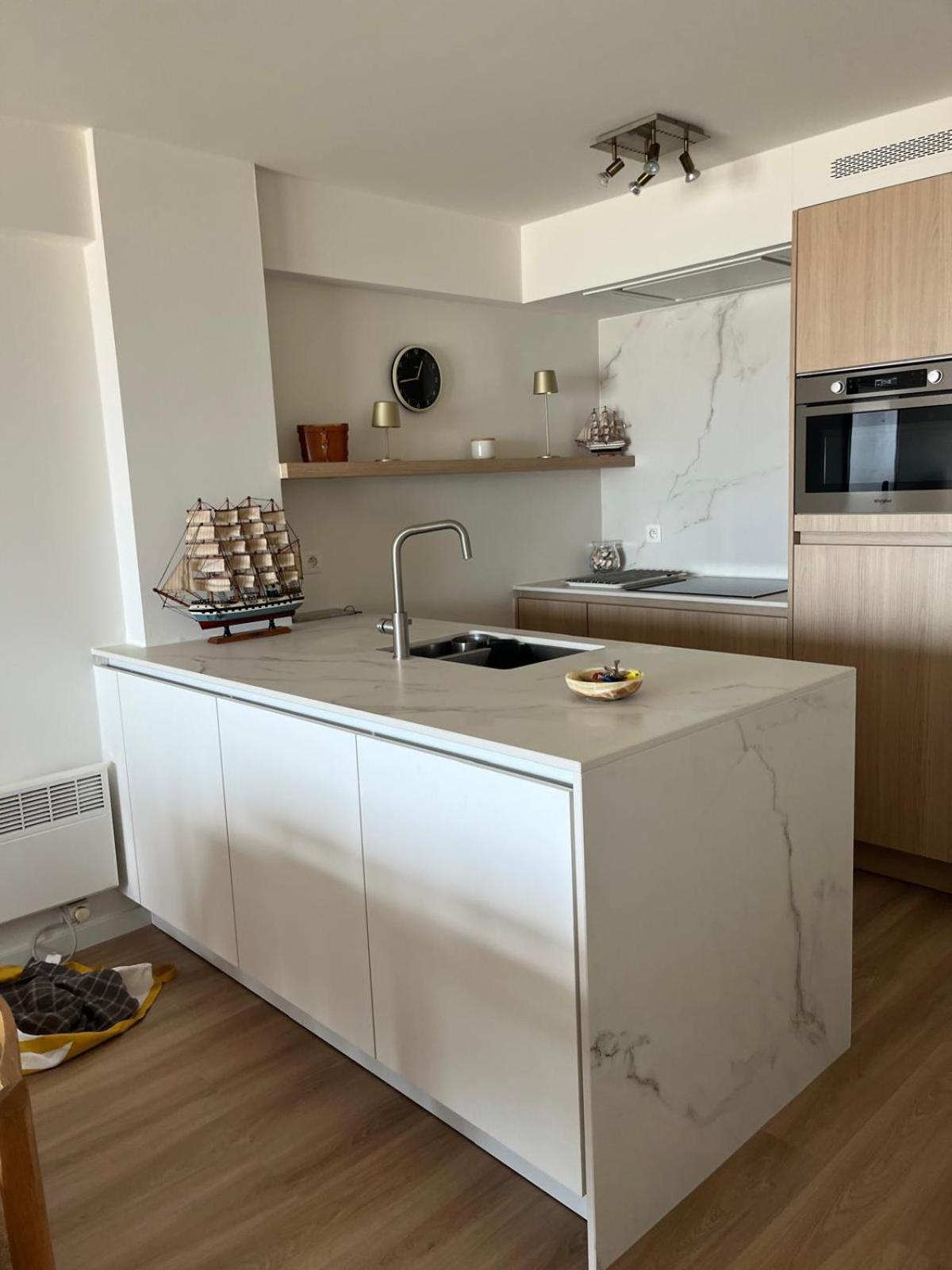 Seagull, Ruim En Volledig Vernieuwd Appartement Met Zeezicht In Westende 米德尔克尔克 外观 照片
